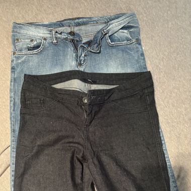 Jeans 30 CHF le deux