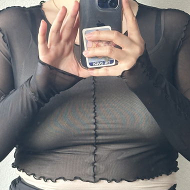 Top court noir en tulle