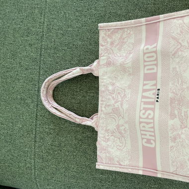 Dior pink beach bag