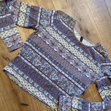 Gemustertes Langarmshirt
