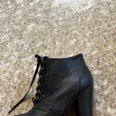 Hohe Schuhe