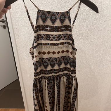 Gemustertes Kleid