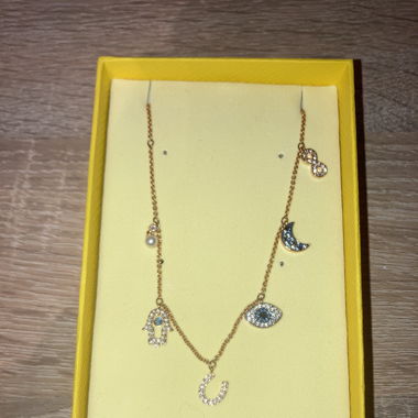 Swarovski Halskette, ein Anhänger abgebrochen