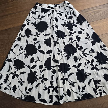 H&M Floral Skirt Gr. 38