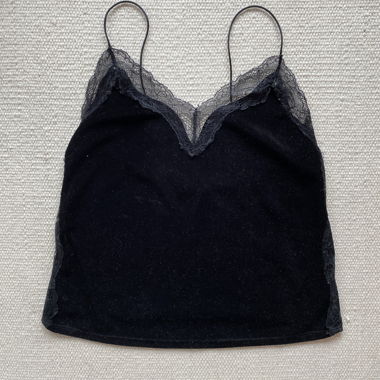 Top in Velluto Nero e Pizzo