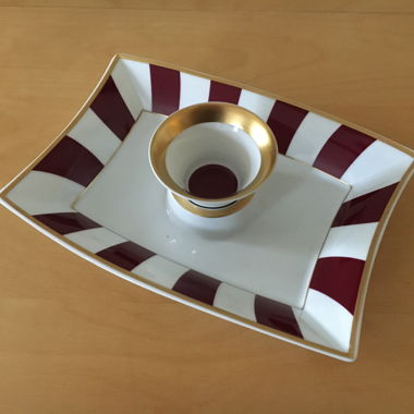 Porcelain service – red and gold
