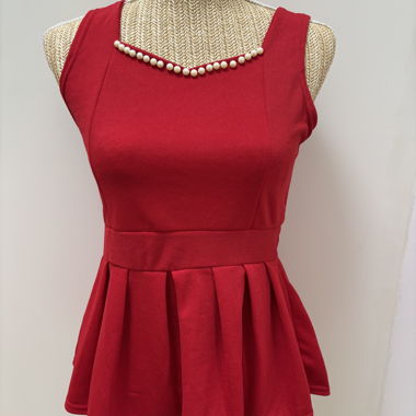 Top peplum rosso senza maniche