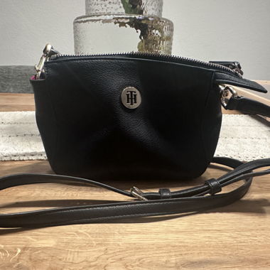 Tommy Hilfiger shoulder bag