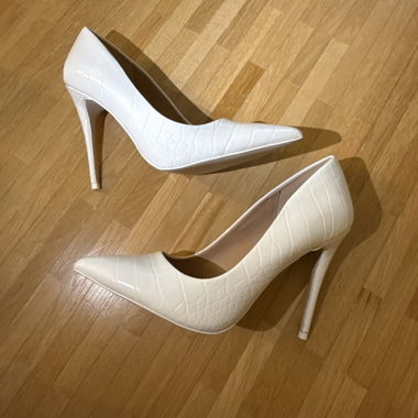 weisse High Heels