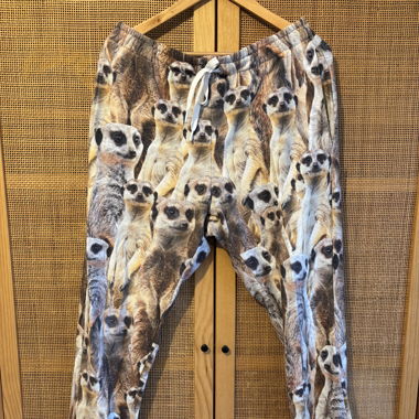Jogginghose Erdmännchen Print