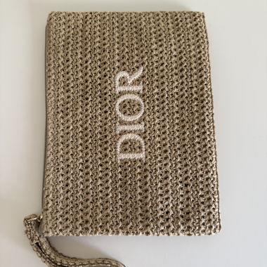 Pochette Dior in rafia