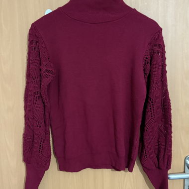 Maglione bordeaux collo alto