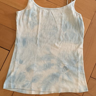 Hellblaues Trägertop
