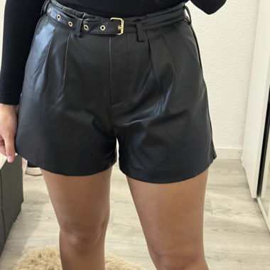 Short nero in pelle