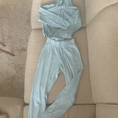 Completo jogging azzurro chiaro