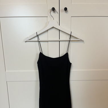 enges kleid schwarz