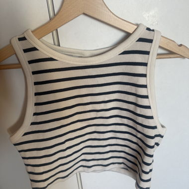 Top senza maniche a righe beige