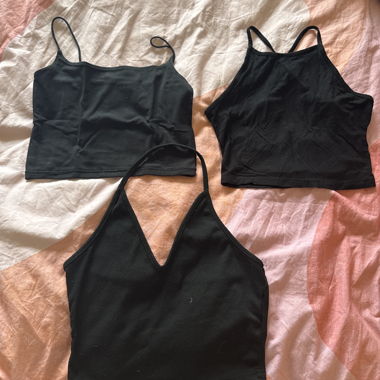 3 crop tops noirs