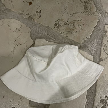 bucket hat