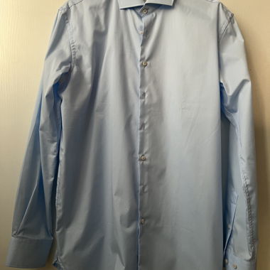Hellblaues Herrenhemd Gr. L