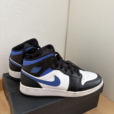 Air Jordan 1 Mid GS