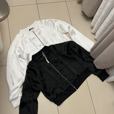Elegante Satinjacke 