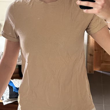 Beiges T-Shirt Gr. M