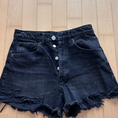 schwarze jeans-shorts