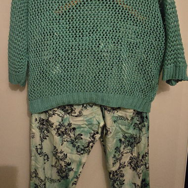 Set aus Top und grünem Hose