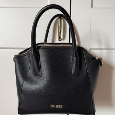 Sac à main Guess noir avec bandoulière