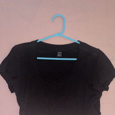 schwarzes crop top