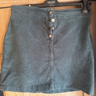 Green Corduroy Buttoned Skirt