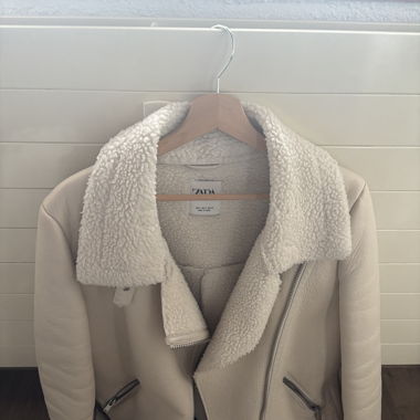 Zara Jacke