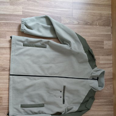 Militär Fliesjacke . Sehr bequem und schön warm 