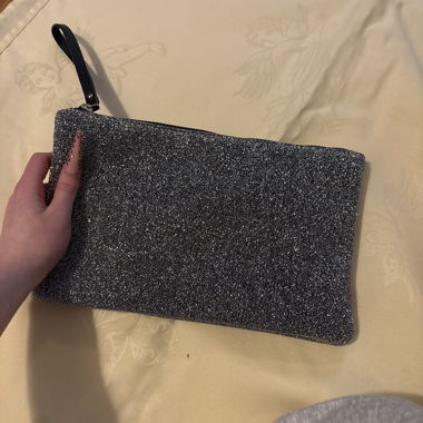 Glitzer-Clutch mit Schlaufe 