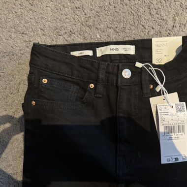 Neue Damenhosen zu verkaufen 