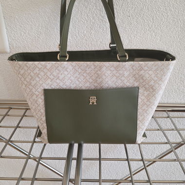 Tommy Hilfiger handbag