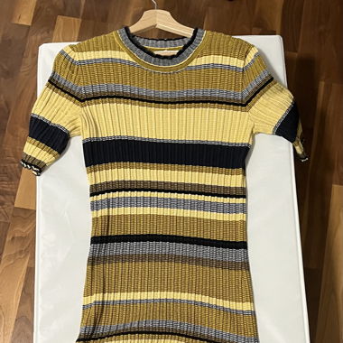 Schwarz-Gelb Gestreiftes Kleid