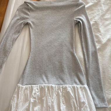 Kleid mit langen Ärmeln