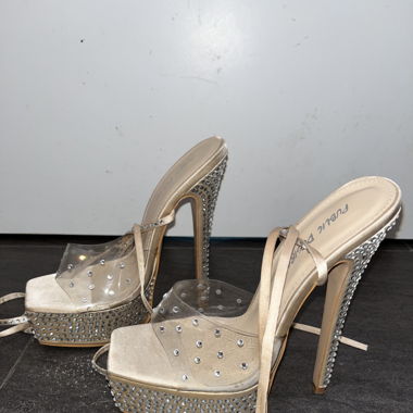 Glitzerstein High Heels, Bein Schnüre