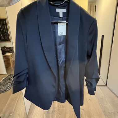 Dunkelblauer H&M Blazer, neu mit Etikett