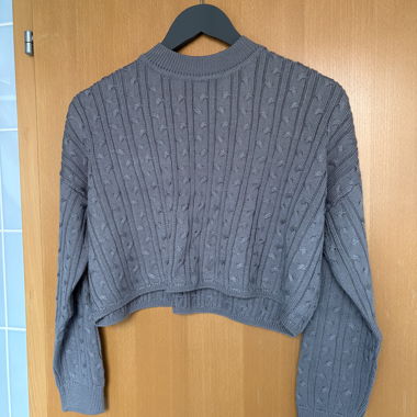 Maglione corto in maglia grigia