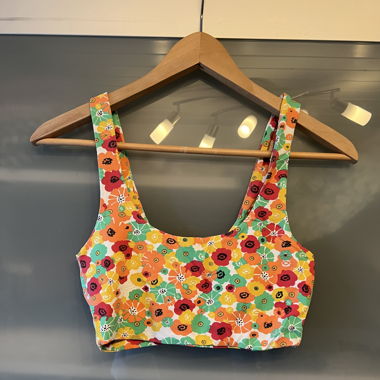 Badetop mit Blumenmuster