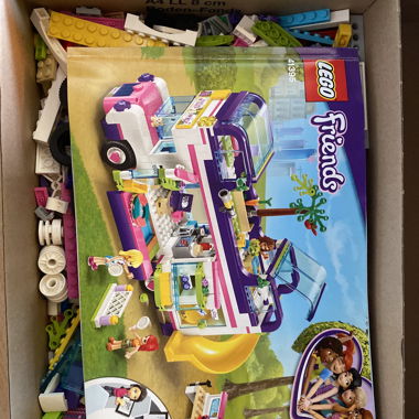 LEGO Friends Camper 41395