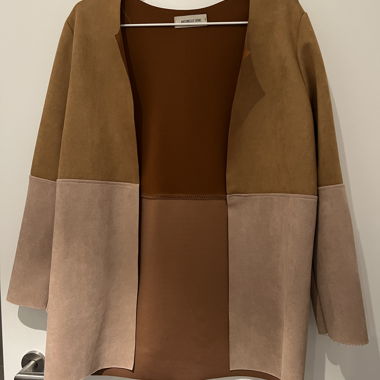 Zweilagige offene Jacke in Camel und Rosa
