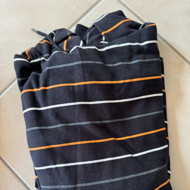 Combo Sweat & T-shirt années 2000