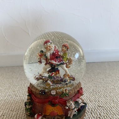 Weihnachts-Schneekugel