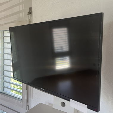 TV with Samsung TV wall mount