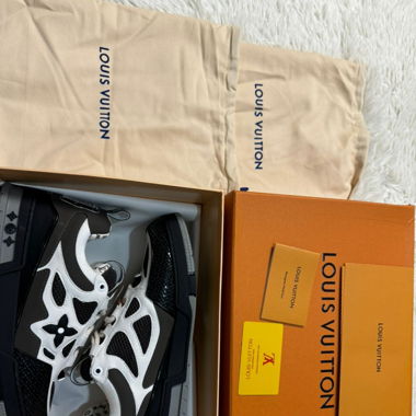LV skates