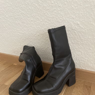 Bottines noires à plate-forme  Miista